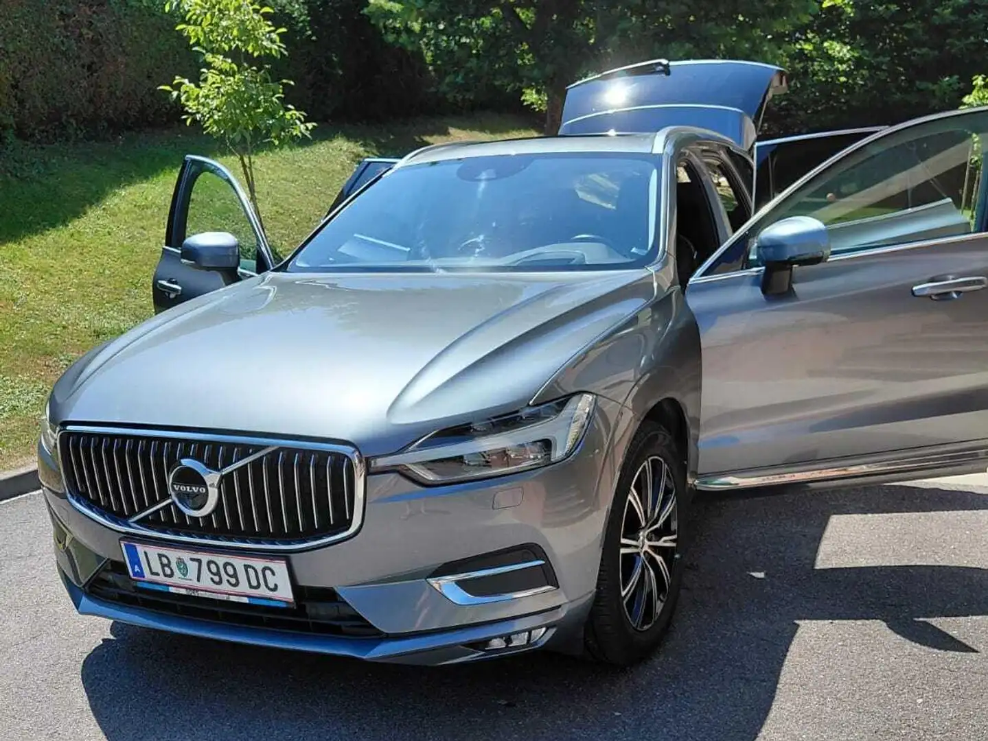 Volvo XC60 XC60 B4 Inscription AWD Geartronic Inscription Grau - 2