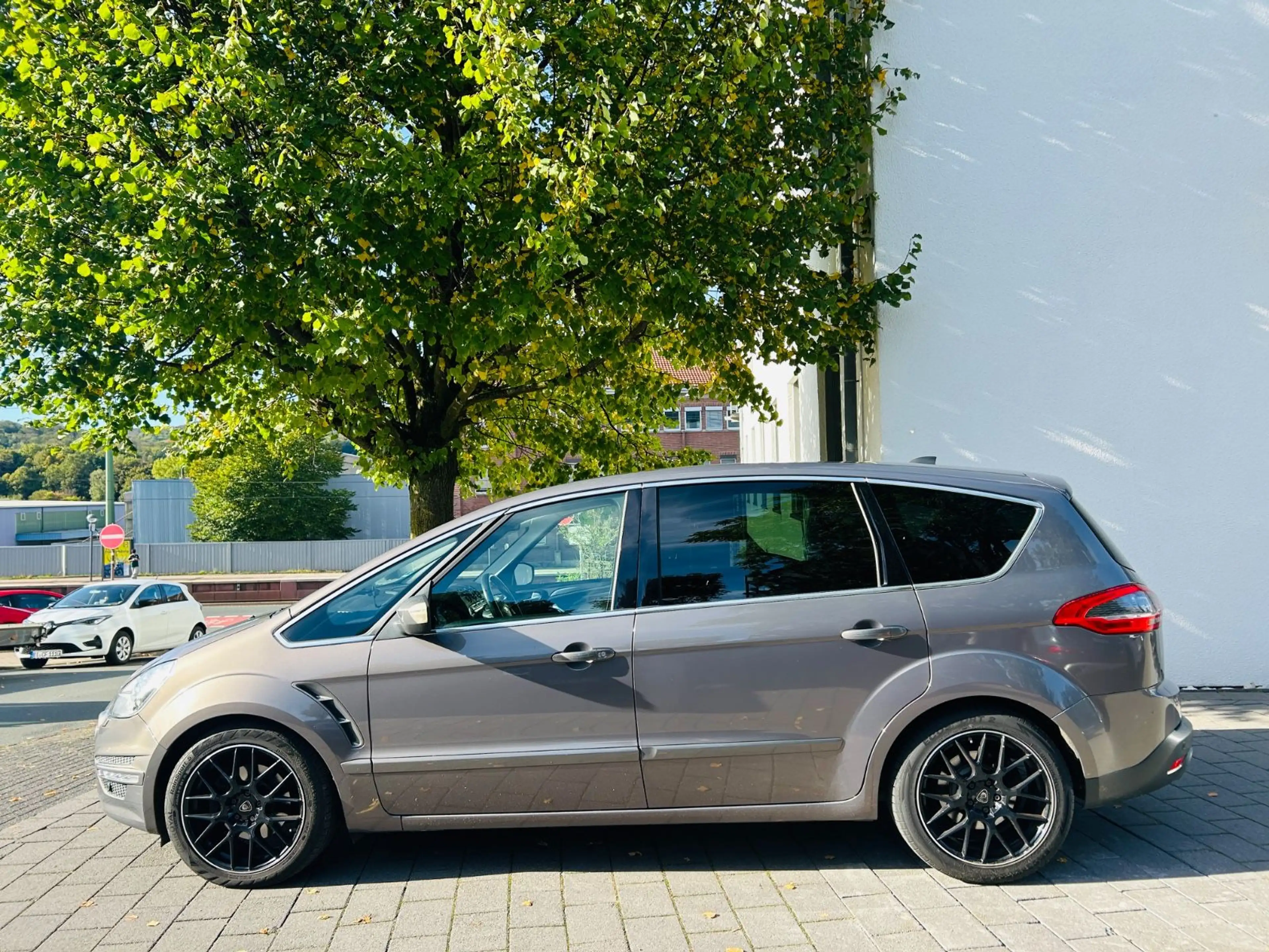 Ford S-Max Titanium *AHK, RFK, Totwnkl., Pano* — photo 12