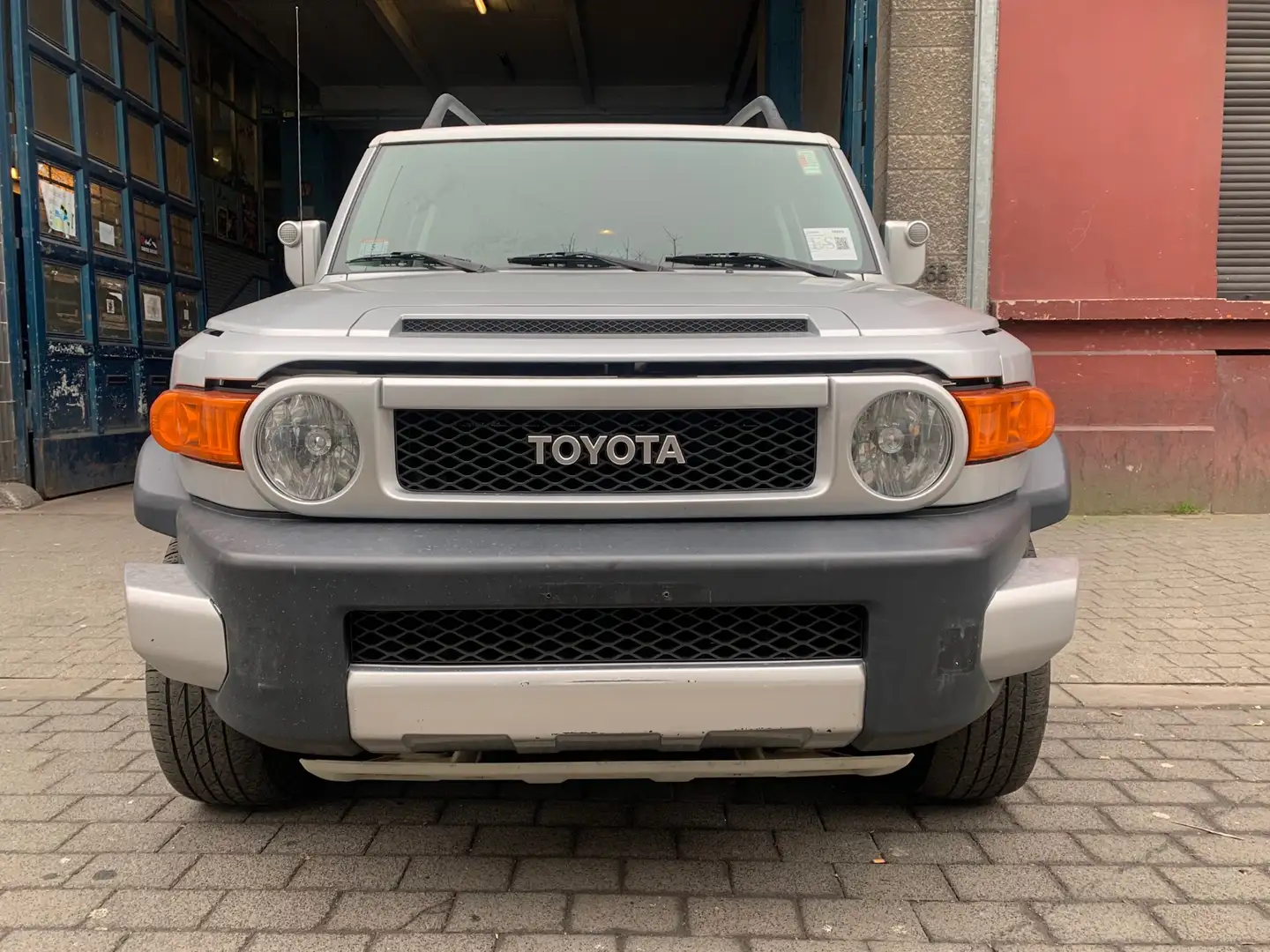 Toyota FJ Cruiser 4x4 EXPORT ONLY OUT OF EUROPE Plateado - 2