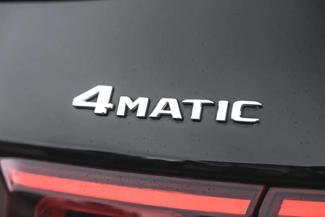 Mercedes-Benz GLB снимка Mercedes-Benz GLB