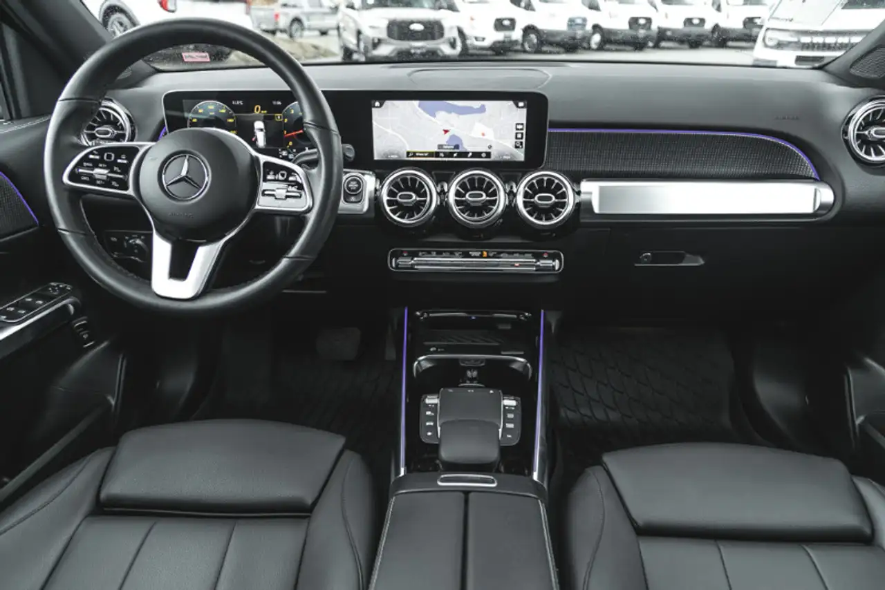 Mercedes-Benz GLB снимка Mercedes-Benz GLB
