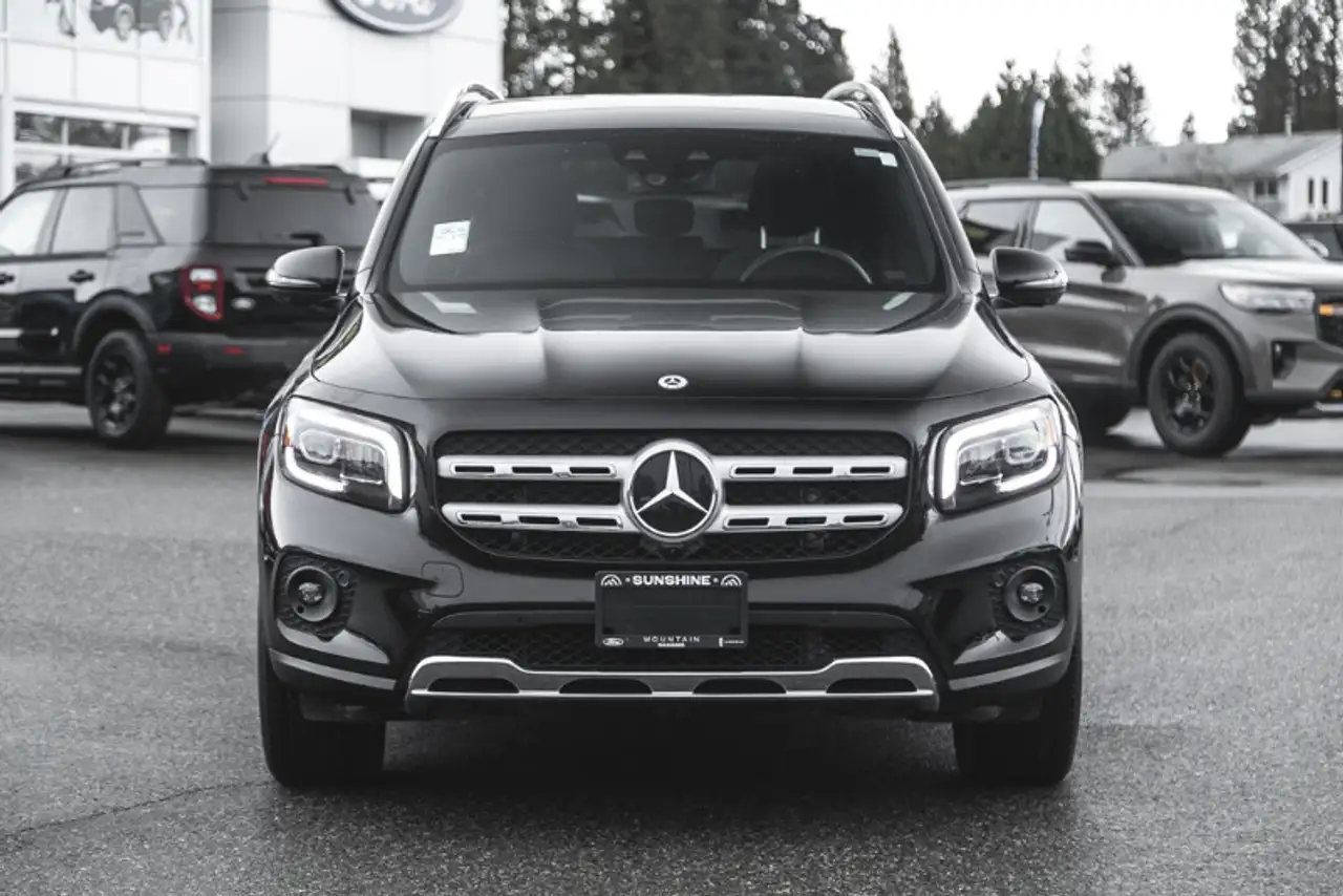 Mercedes-Benz GLB снимка Mercedes-Benz GLB