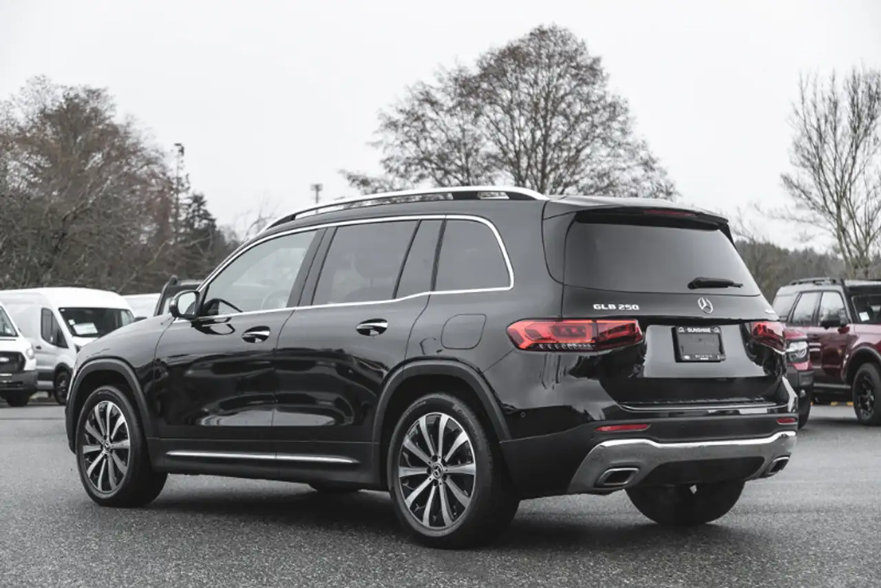 Mercedes-Benz GLB снимка Mercedes-Benz GLB