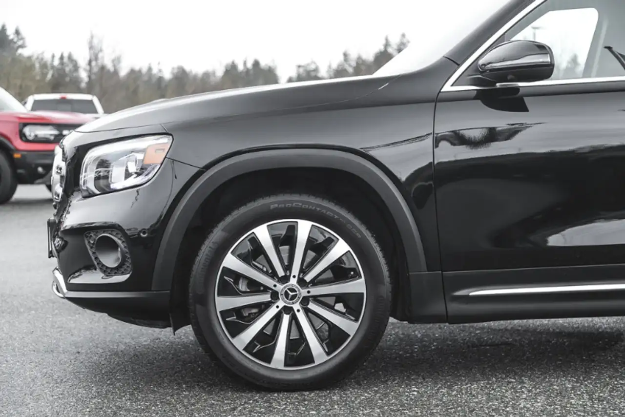 Mercedes-Benz GLB снимка Mercedes-Benz GLB