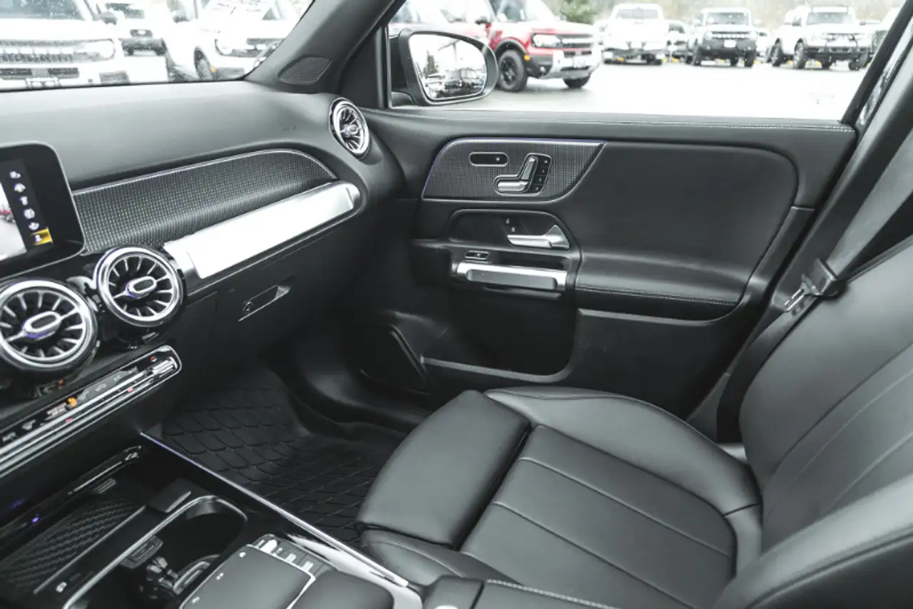 Mercedes-Benz GLB снимка Mercedes-Benz GLB