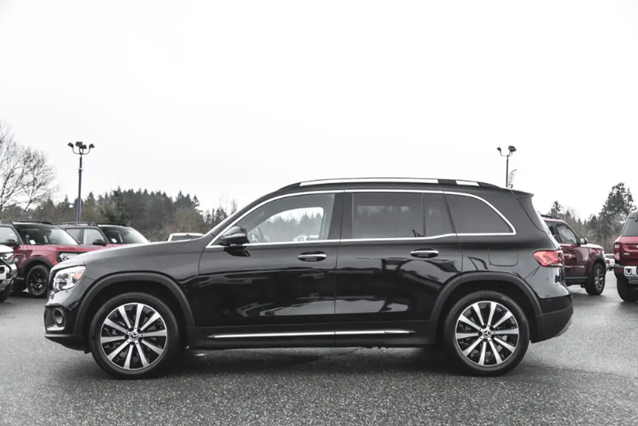 Mercedes-Benz GLB снимка Mercedes-Benz GLB