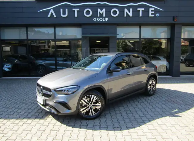 Mercedes-Benz GLA 200 D AUTO KM 0 , PACK NIGHT ,KEYLESS, LUCI AMBIENTE , FARI LED