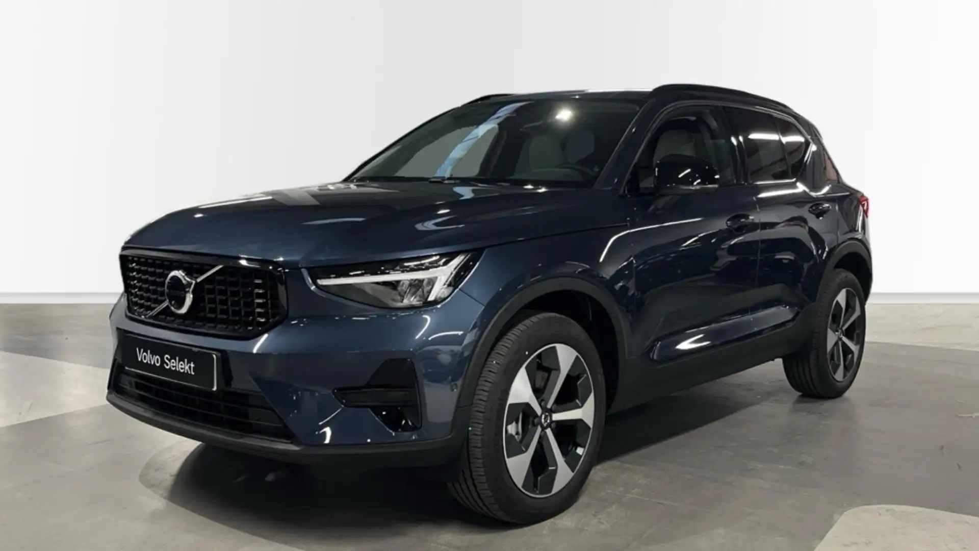 Volvo XC40 NUEVO ULTRA, B3 MILD HYBRID, GASOLINA, DARK Azul - 1