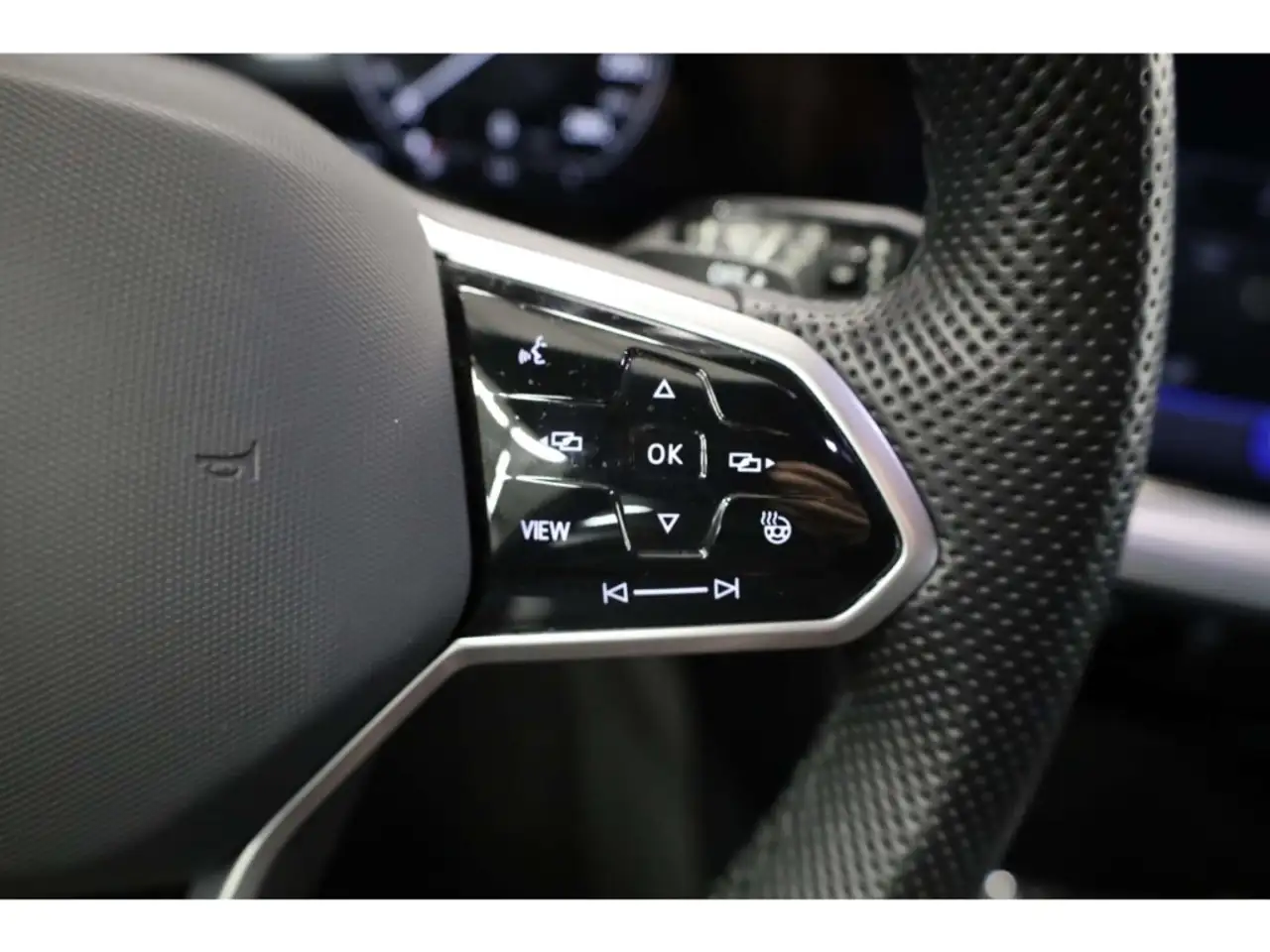 Volkswagen Touareg 3.0 TDI V6 4Motion R-Line DCP/NAV//LED 11