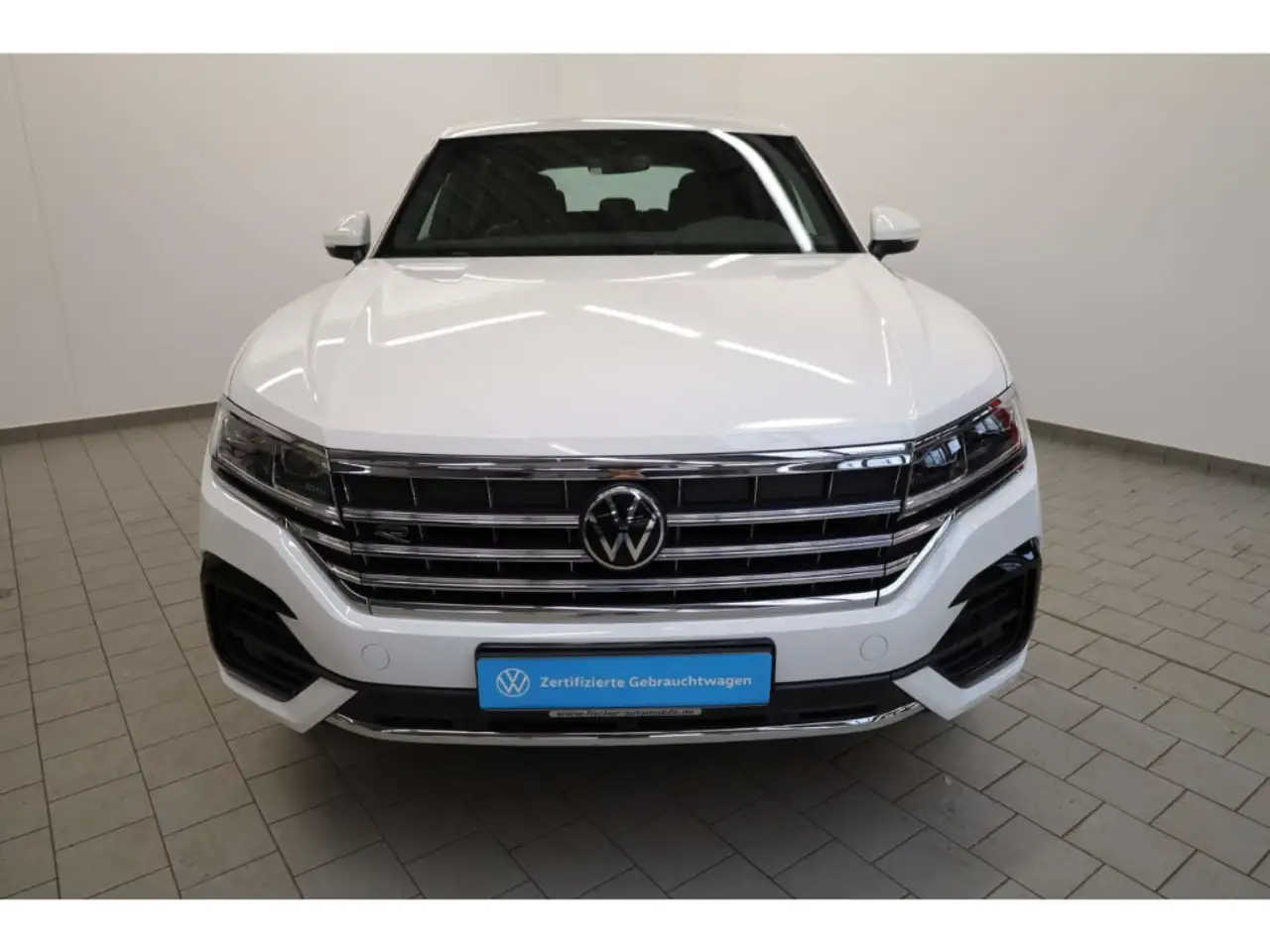 Volkswagen Touareg 3.0 TDI V6 4Motion R-Line DCP/NAV//LED 3