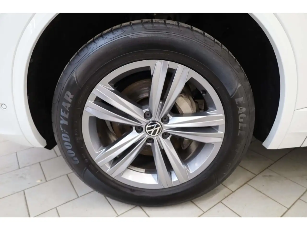 Volkswagen Touareg 3.0 TDI V6 4Motion R-Line DCP/NAV//LED 20