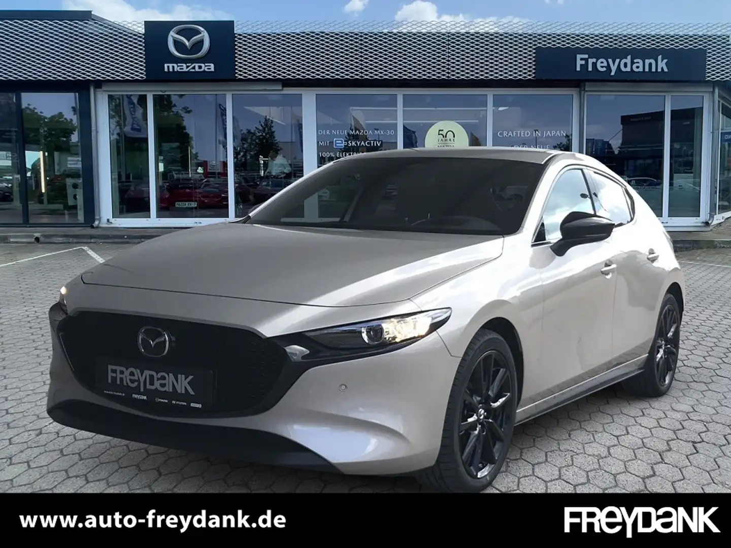 Mazda 3 2.5L e-SKYACTIV G 140ps Homura Silber - 1