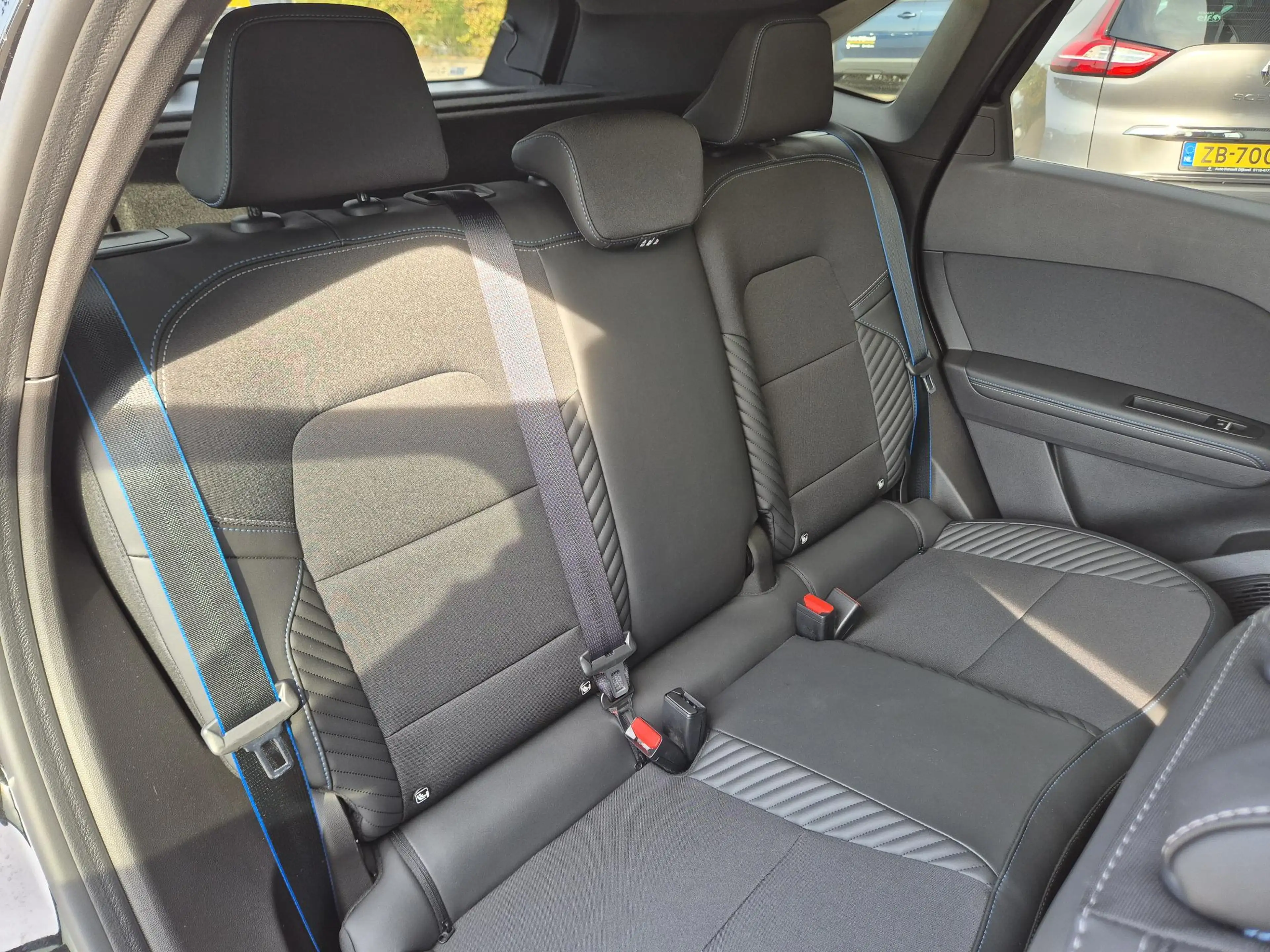 Renault Symbioz 1.8 E-Tech full hybrid 160 esprit Alpine Solarbay — photo 42