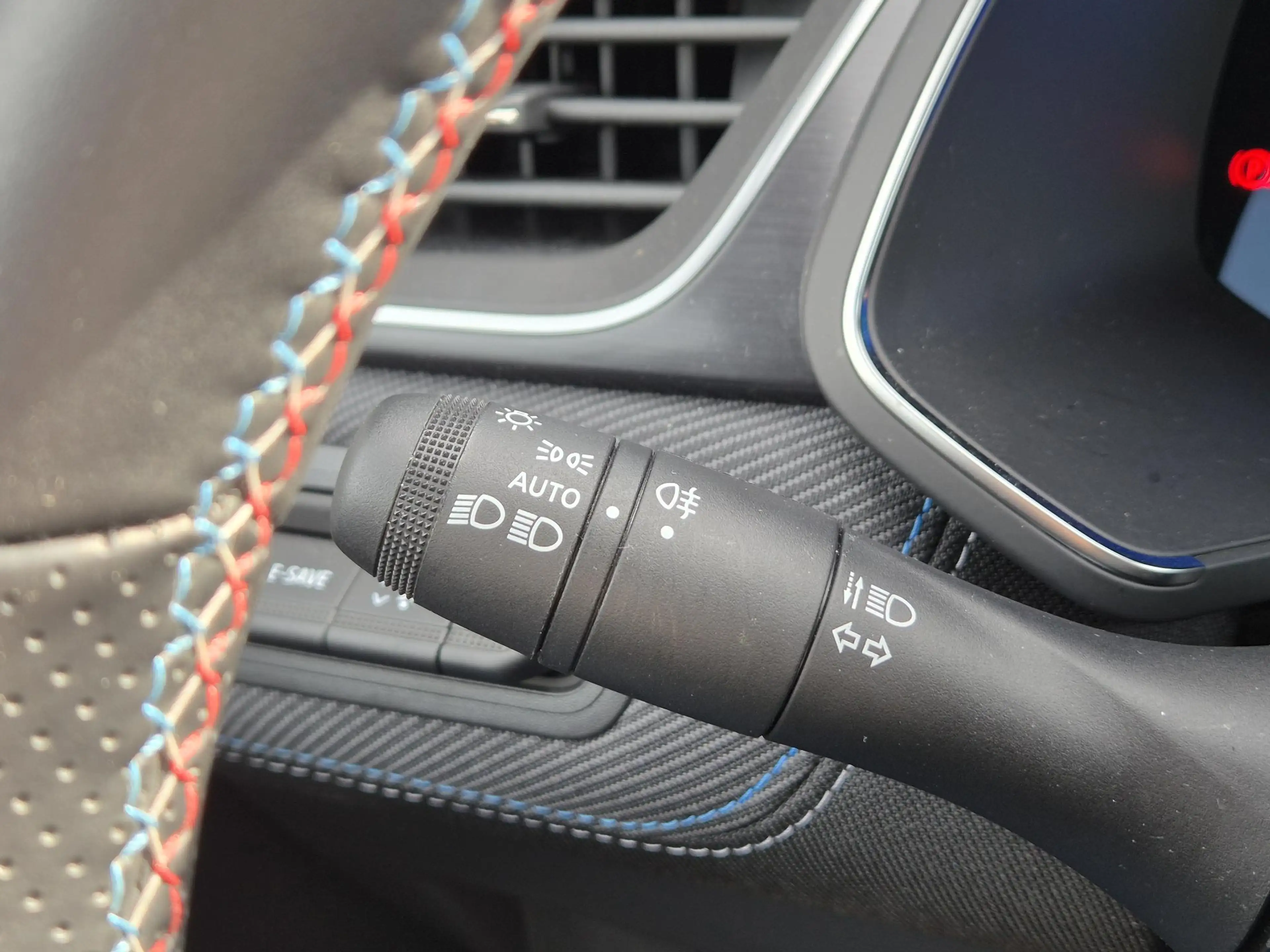 Renault Symbioz 1.8 E-Tech full hybrid 160 esprit Alpine Solarbay — photo 13