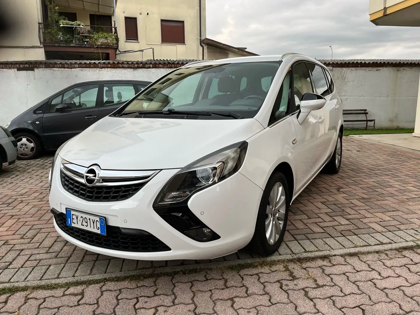 Opel Zafira Tourer 1.6 t Cosmo ecoM 150cv Bianco - 1