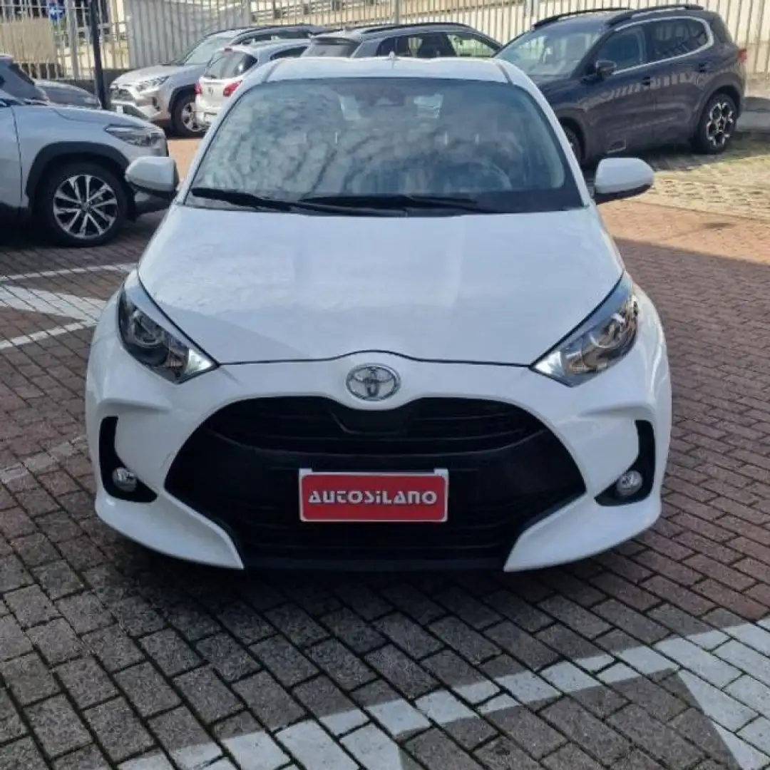 Toyota Yaris 1.5 Hybrid 5 porte Active Blanc - 1