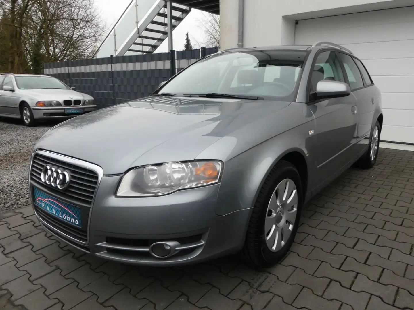 Audi A4 Avant 3.0 TDI quattro 1. Hand | MFL | ESHD Grau - 2