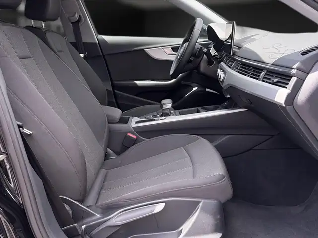 Audi A4 view 13