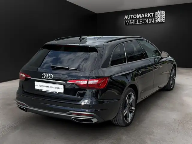 Audi A4 view 11