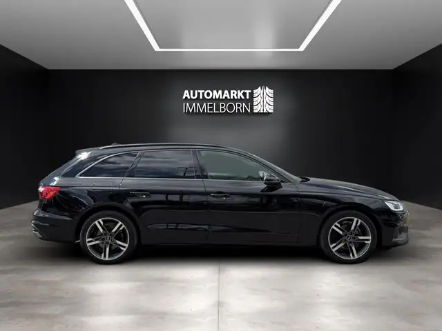 Audi A4 view 7