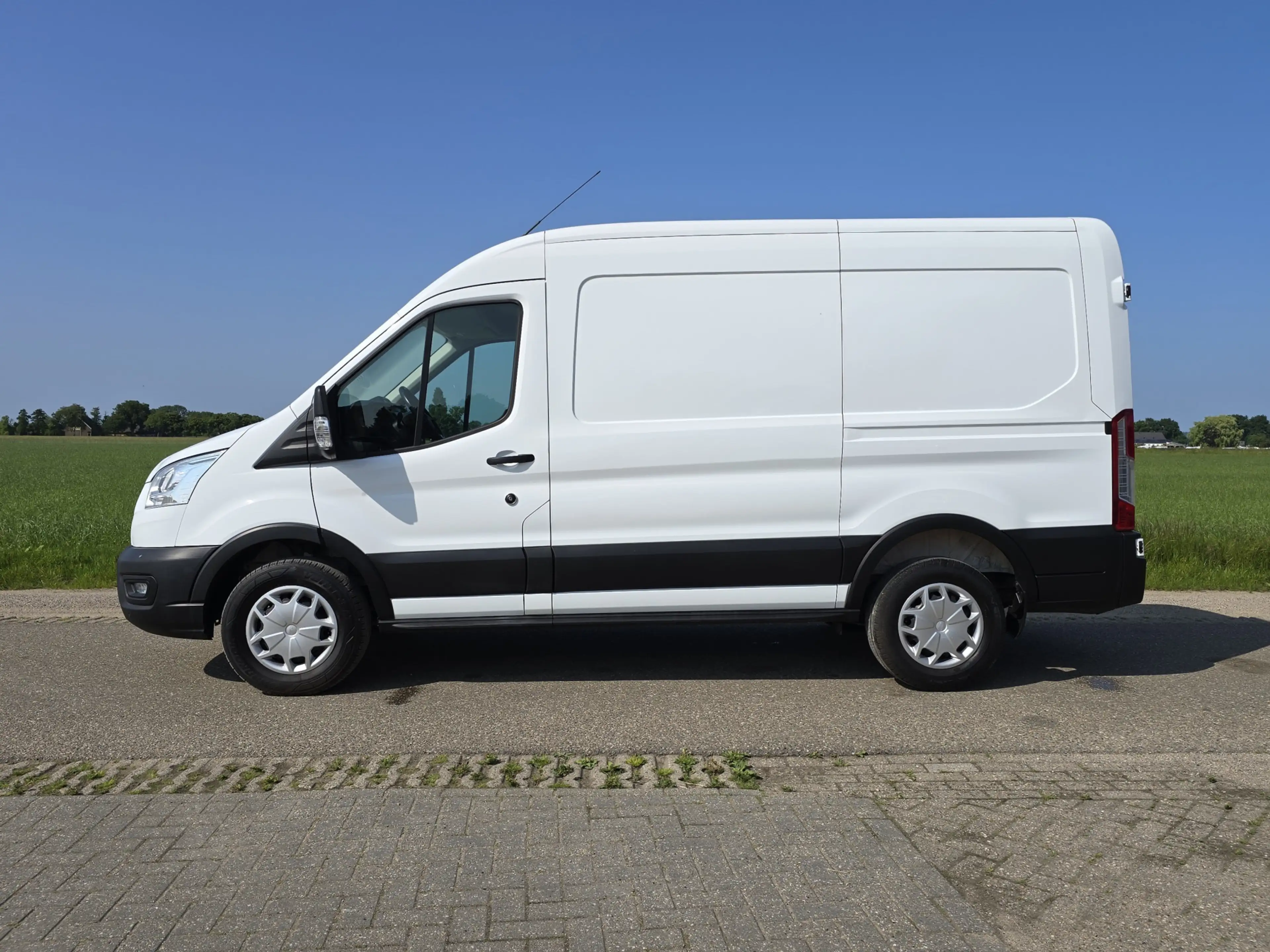Ford Transit 350 2.0 TDCI L2 H2 - 130 Pk - Euro 6 - Airco - Cru — photo 2
