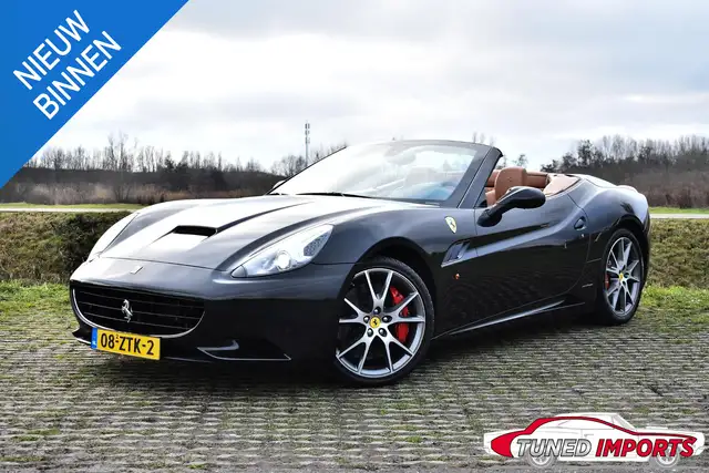 Ferrari 4.3 V8