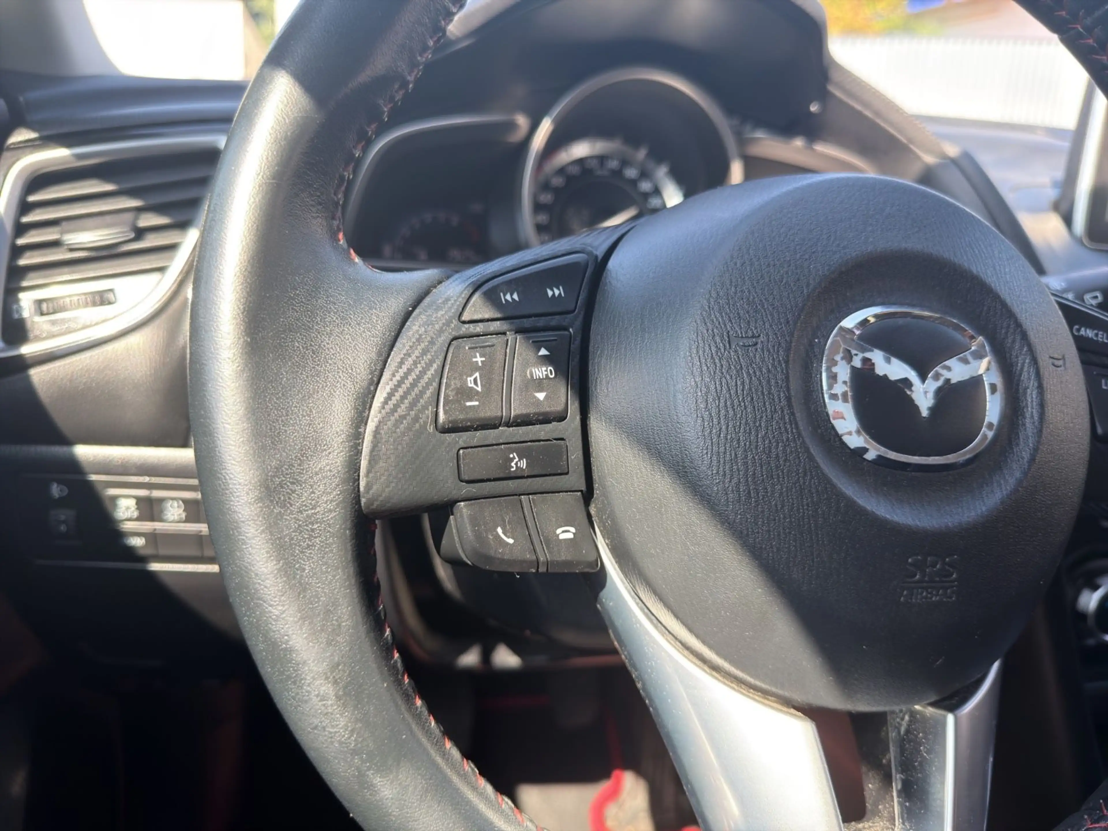 Mazda 3 Lim. Center-Line/KLIMAA/AHK/BI-XEN/SPUR.ASSIST — photo 15