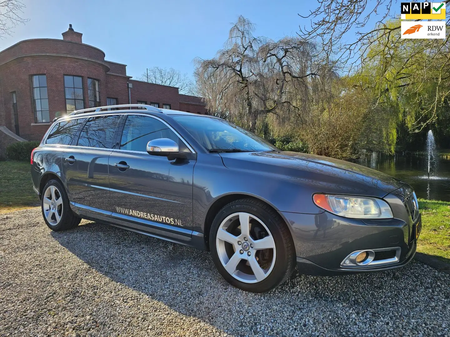 Volvo V70 3.0 T6 AWD SUMMUM FULL-OPTiON XENON DAK LEDER Grijs - 1