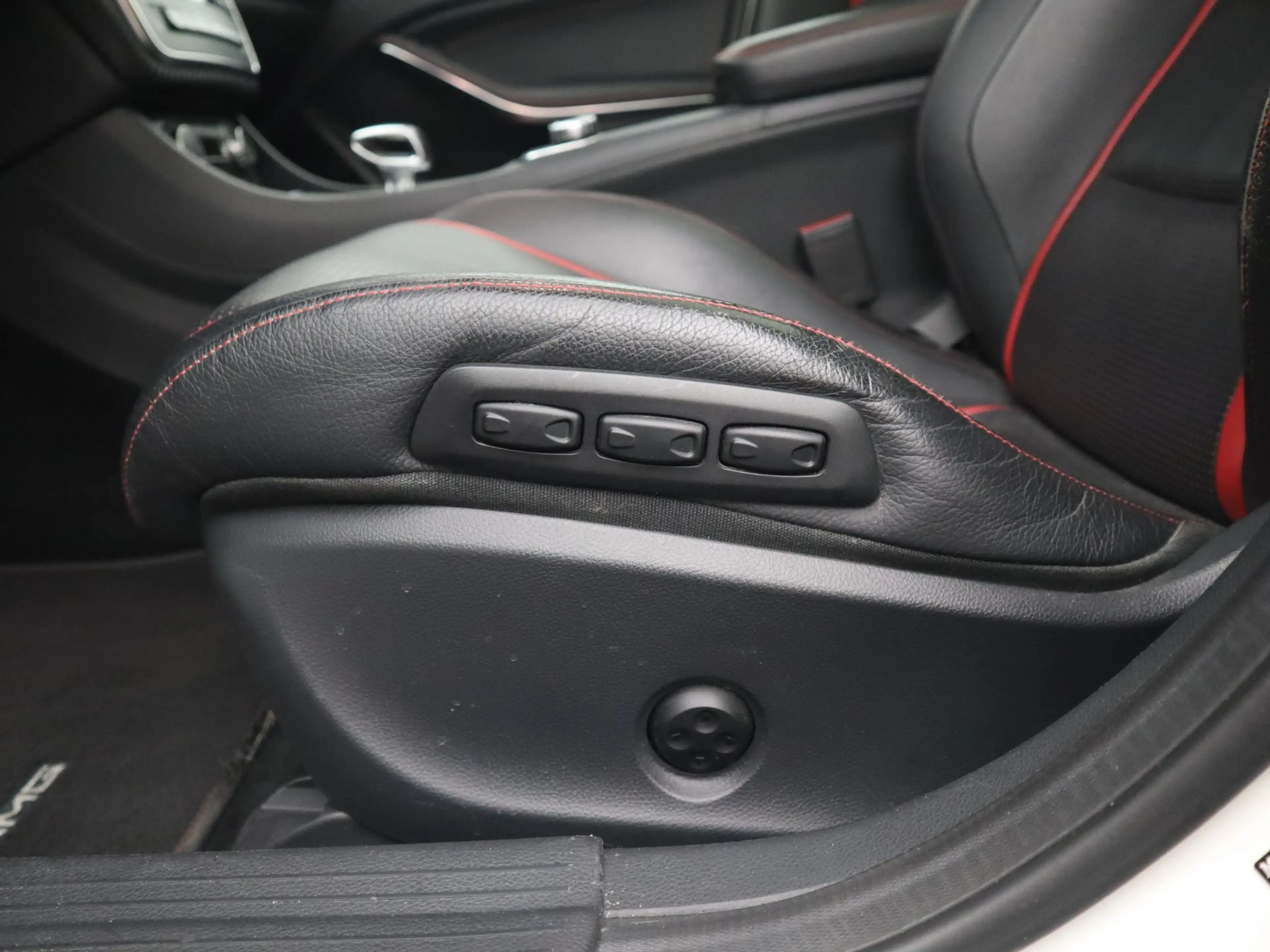 Mercedes-Benz A 45 AMG 4MATIC ORIG NL / DEALER OH / MILLTEK / PANORAMADAK — photo 37