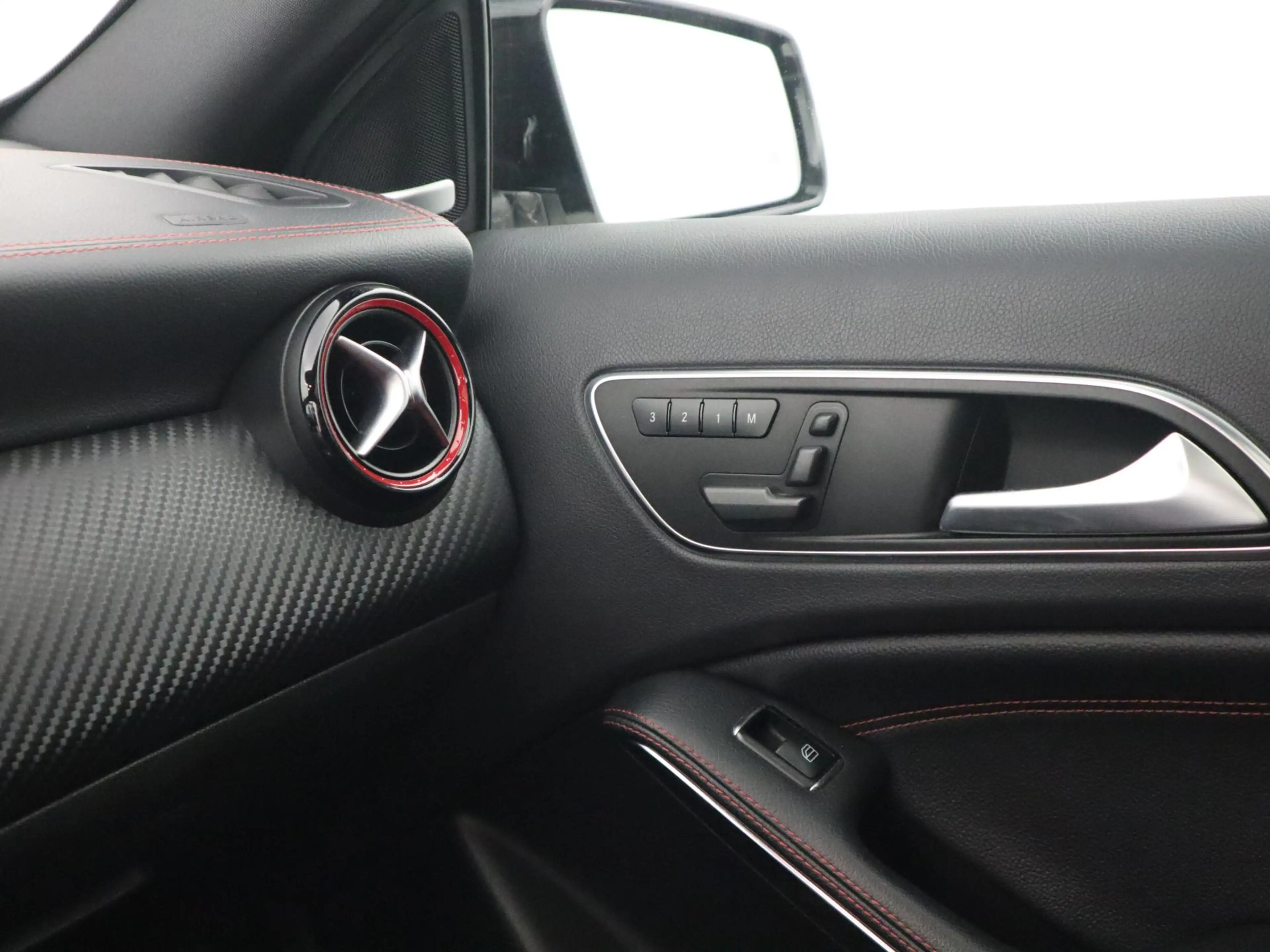 Mercedes-Benz A 45 AMG 4MATIC ORIG NL / DEALER OH / MILLTEK / PANORAMADAK — photo 39