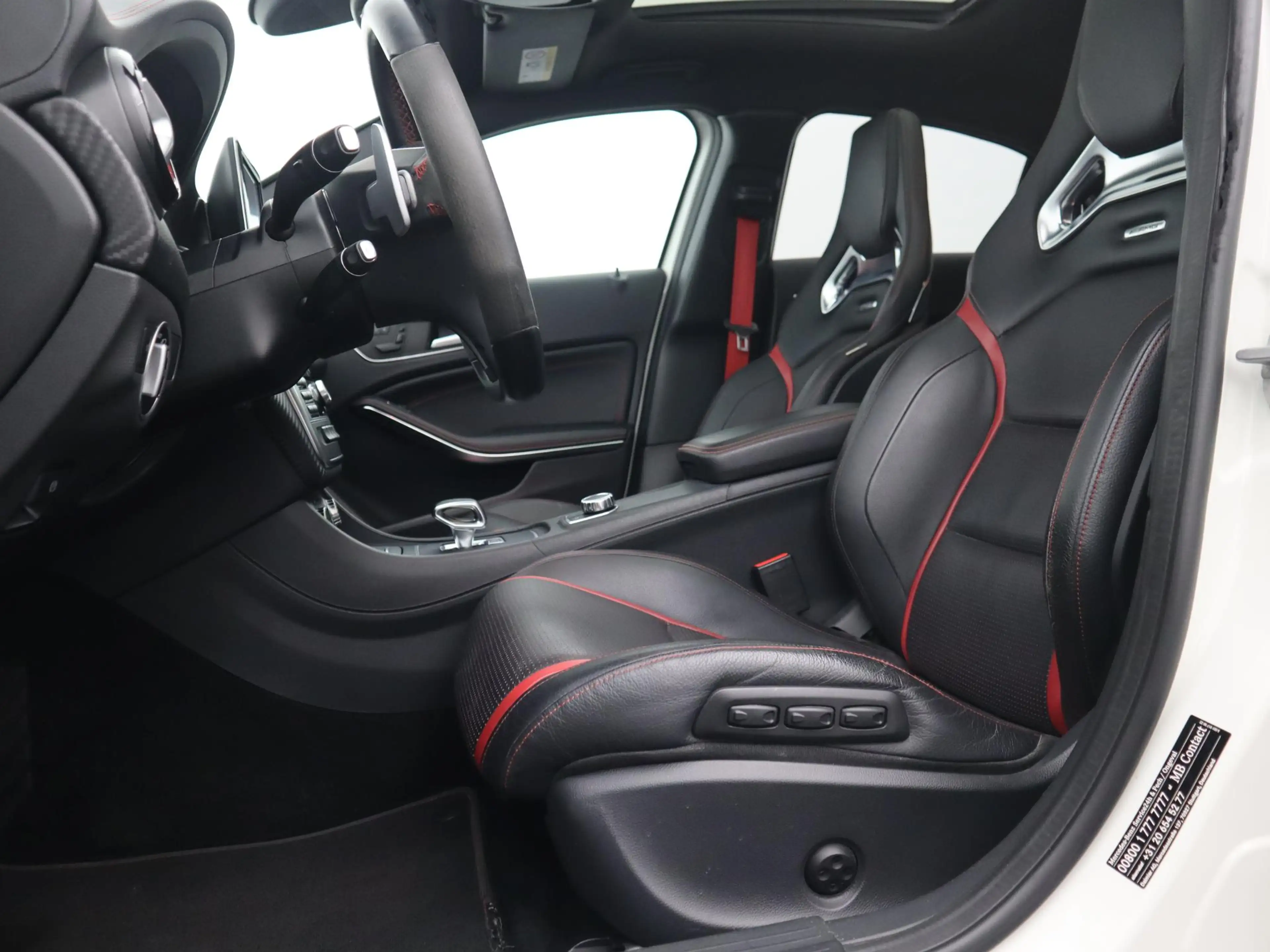 Mercedes-Benz A 45 AMG 4MATIC ORIG NL / DEALER OH / MILLTEK / PANORAMADAK — photo 36