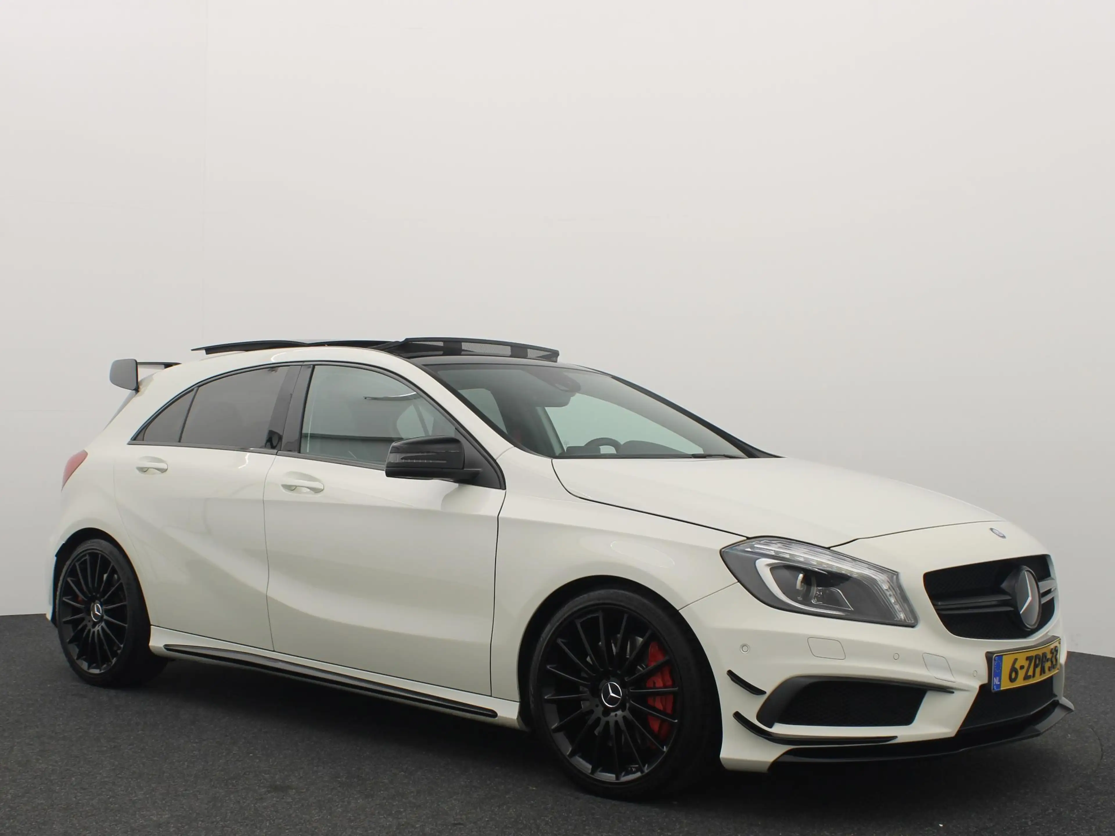 Mercedes-Benz A 45 AMG 4MATIC ORIG NL / DEALER OH / MILLTEK / PANORAMADAK — photo 22