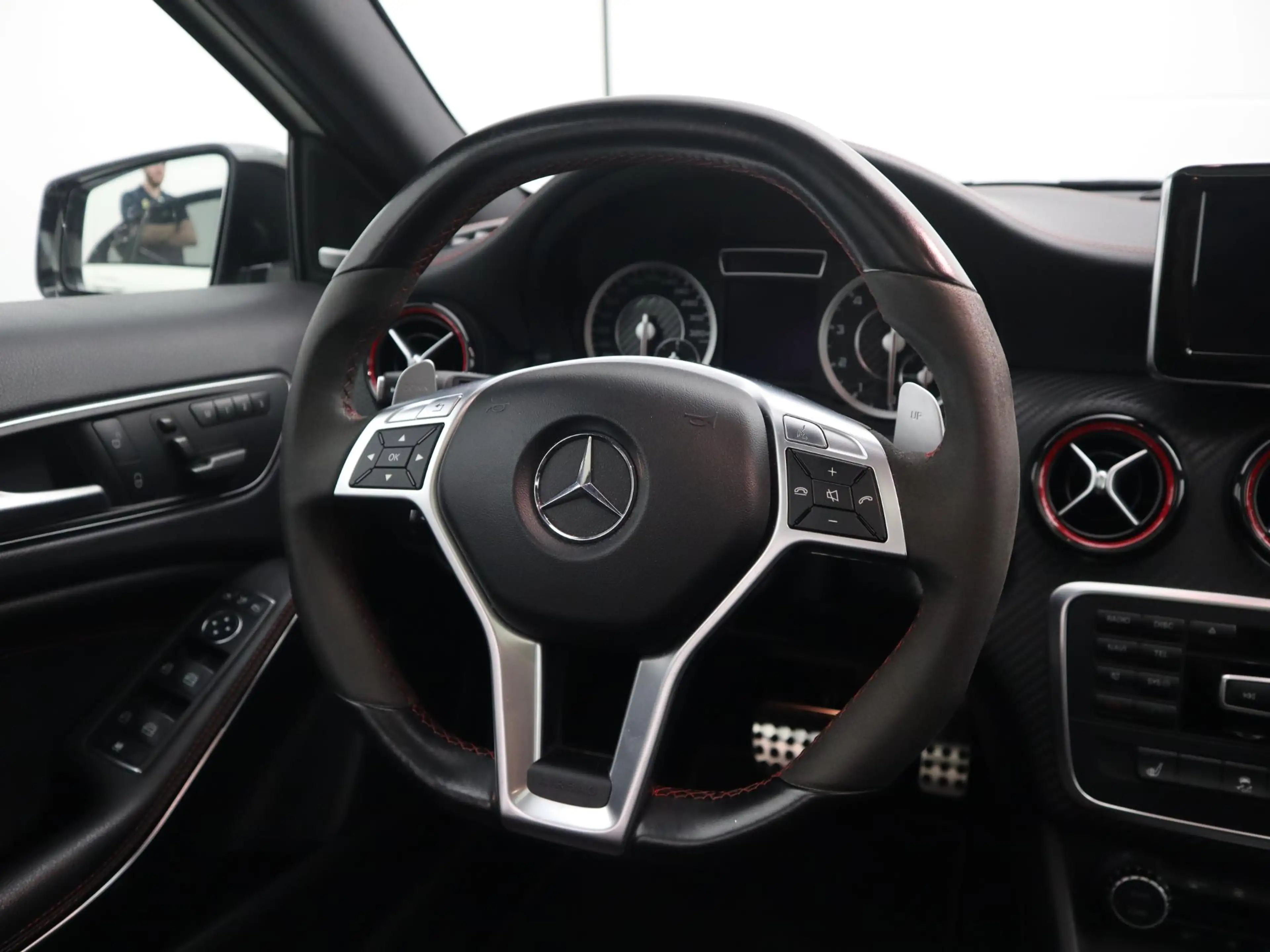 Mercedes-Benz A 45 AMG 4MATIC ORIG NL / DEALER OH / MILLTEK / PANORAMADAK — photo 27