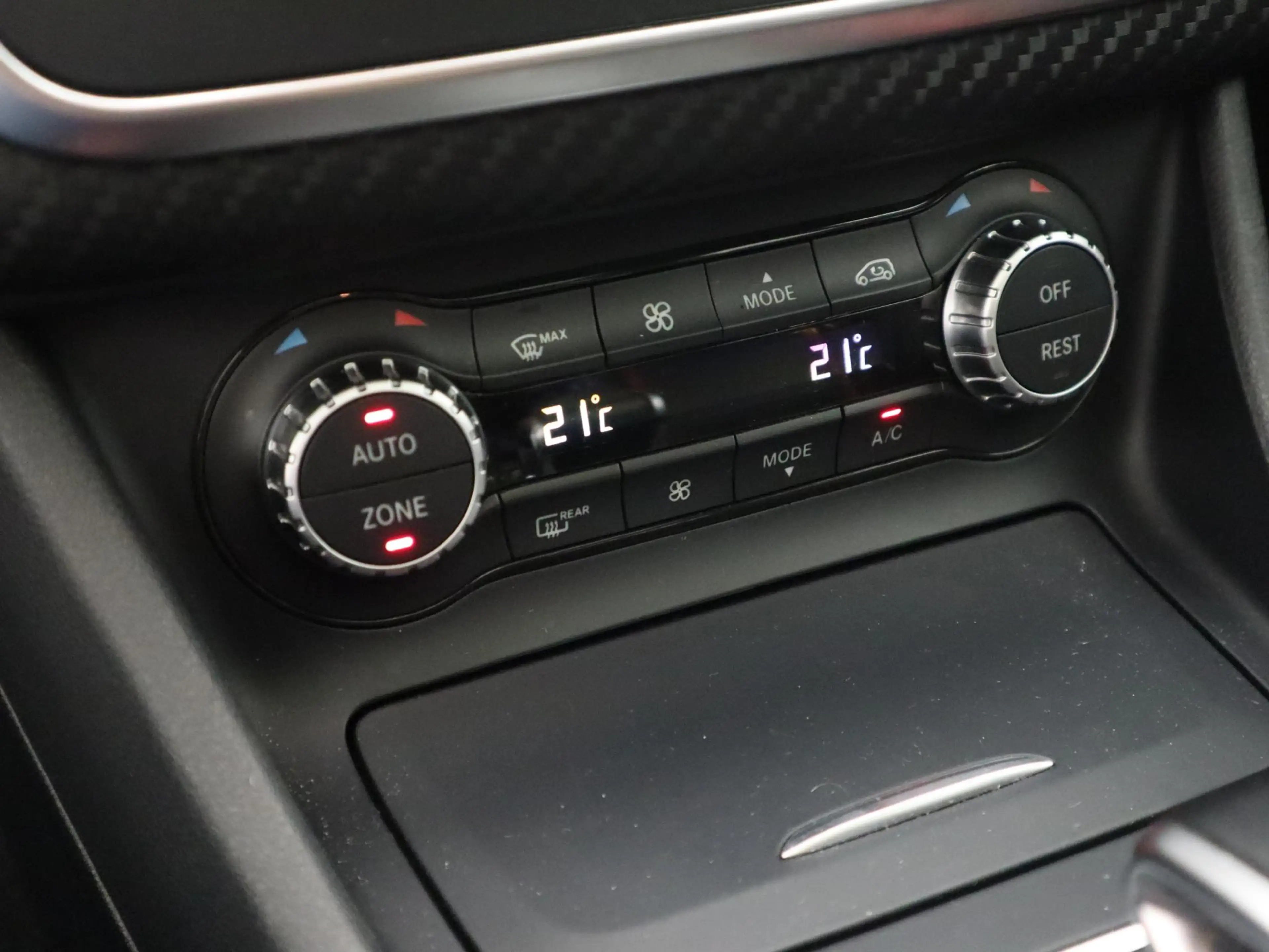 Mercedes-Benz A 45 AMG 4MATIC ORIG NL / DEALER OH / MILLTEK / PANORAMADAK — photo 35