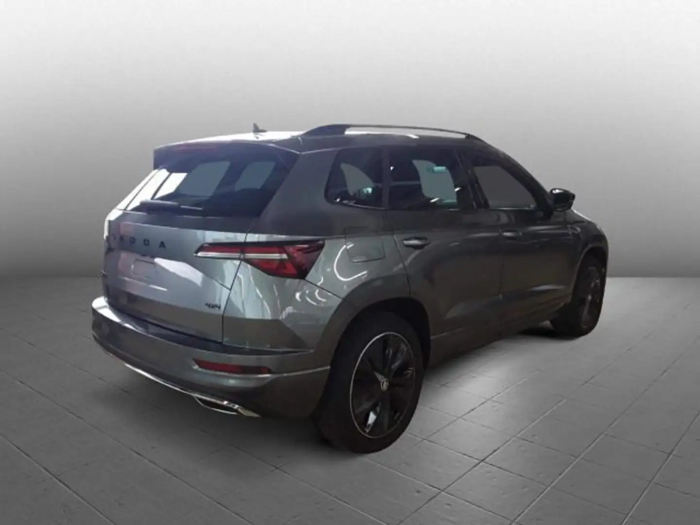Skoda Karoq 2.0TSI Sportline 4x4 DSG Navi LED Panorama Grau - 2