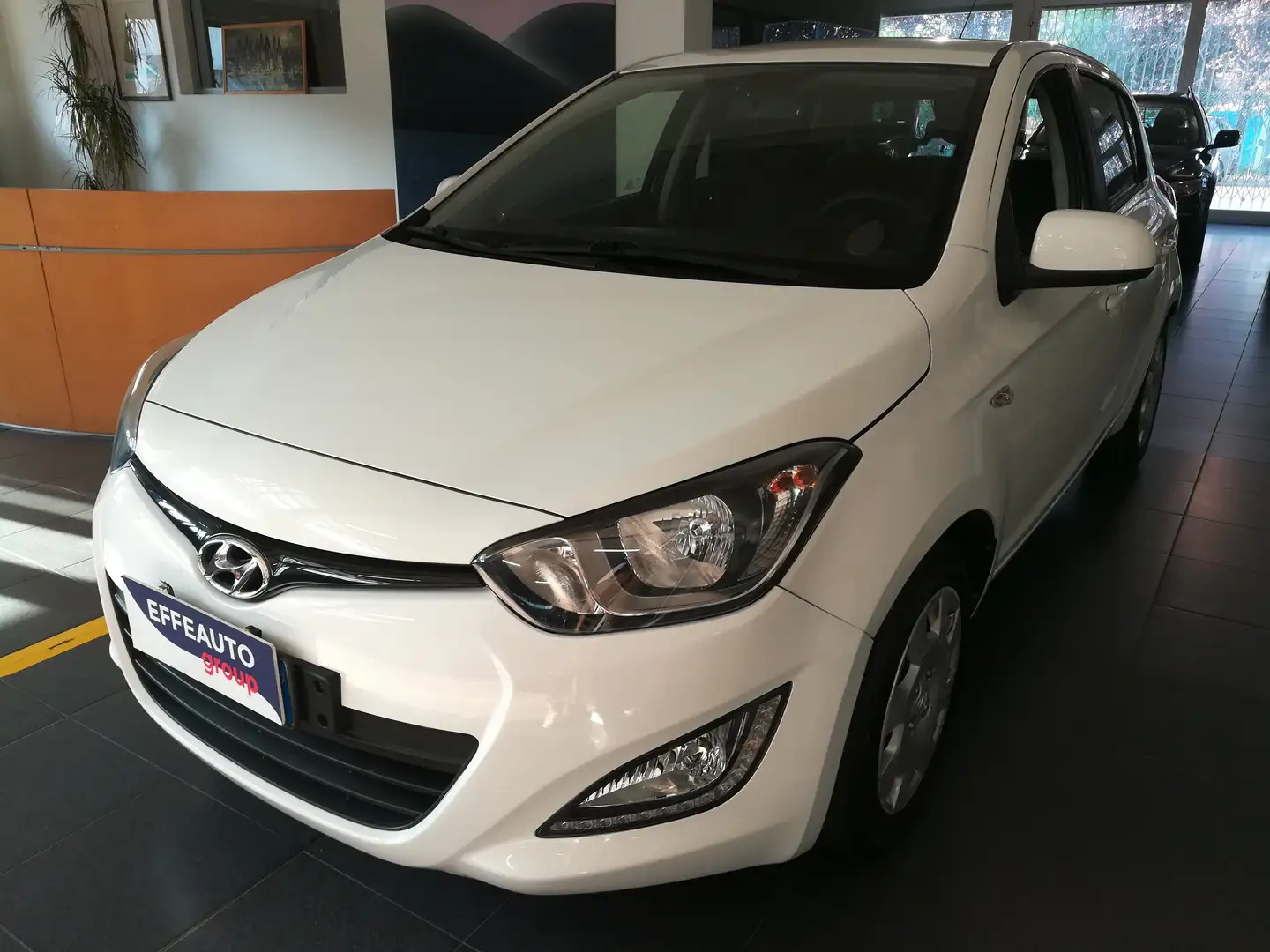 Hyundai i20 5p 1.2 Classic econext (bluedrive) Gpl Wit - 2