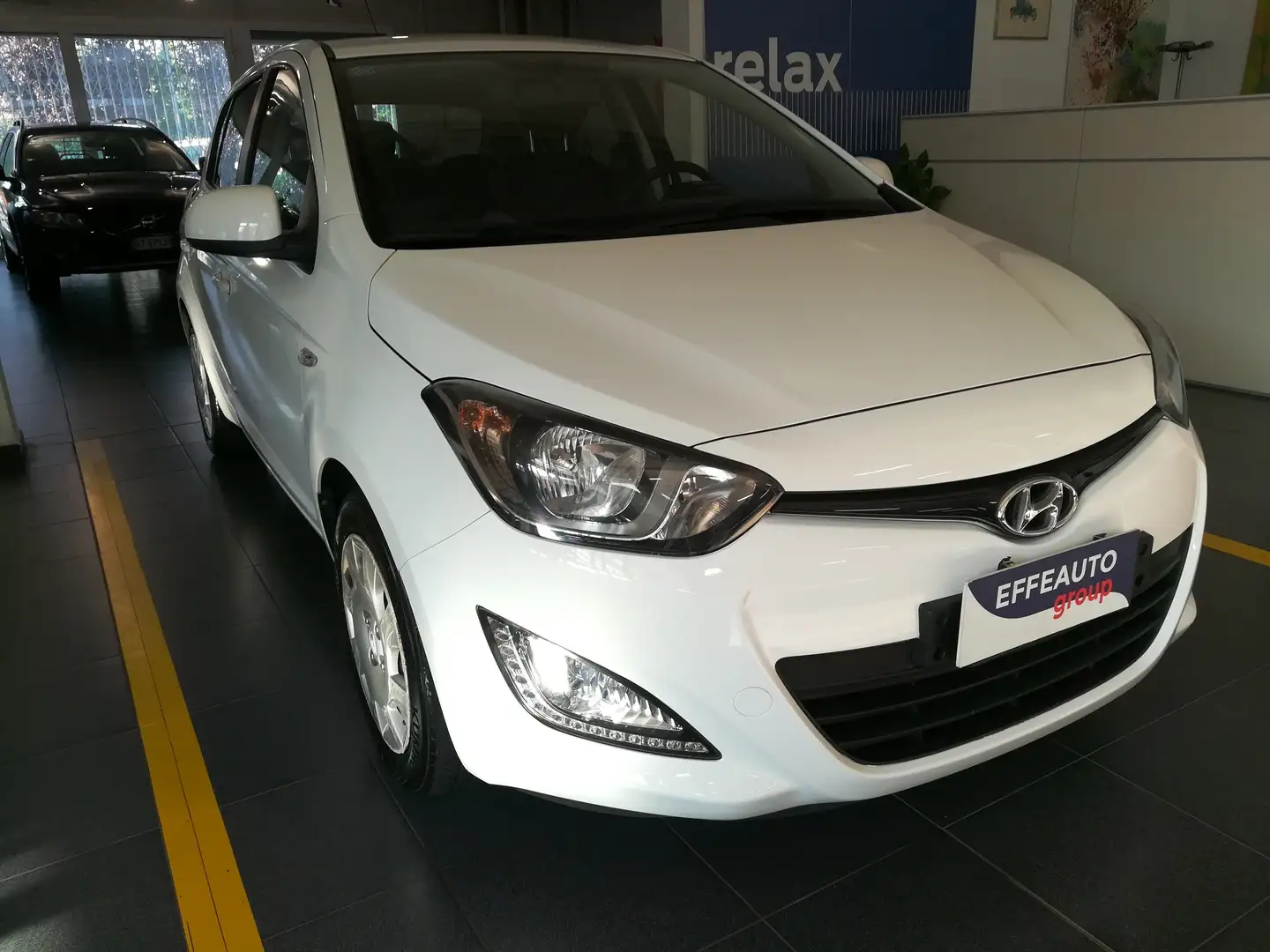 Hyundai i20 5p 1.2 Classic econext (bluedrive) Gpl Wit - 1