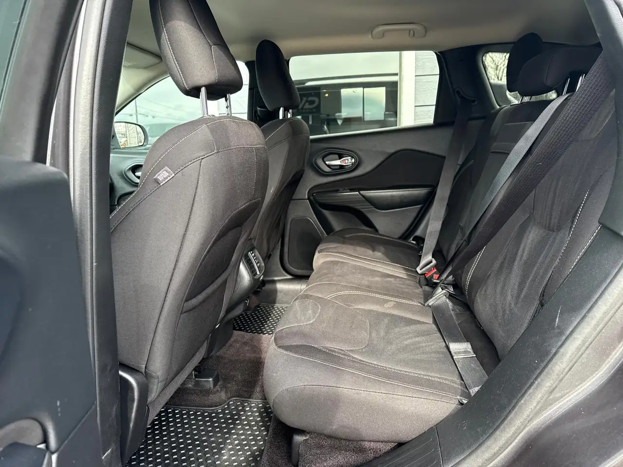 Jeep Cherokee снимка Jeep Cherokee