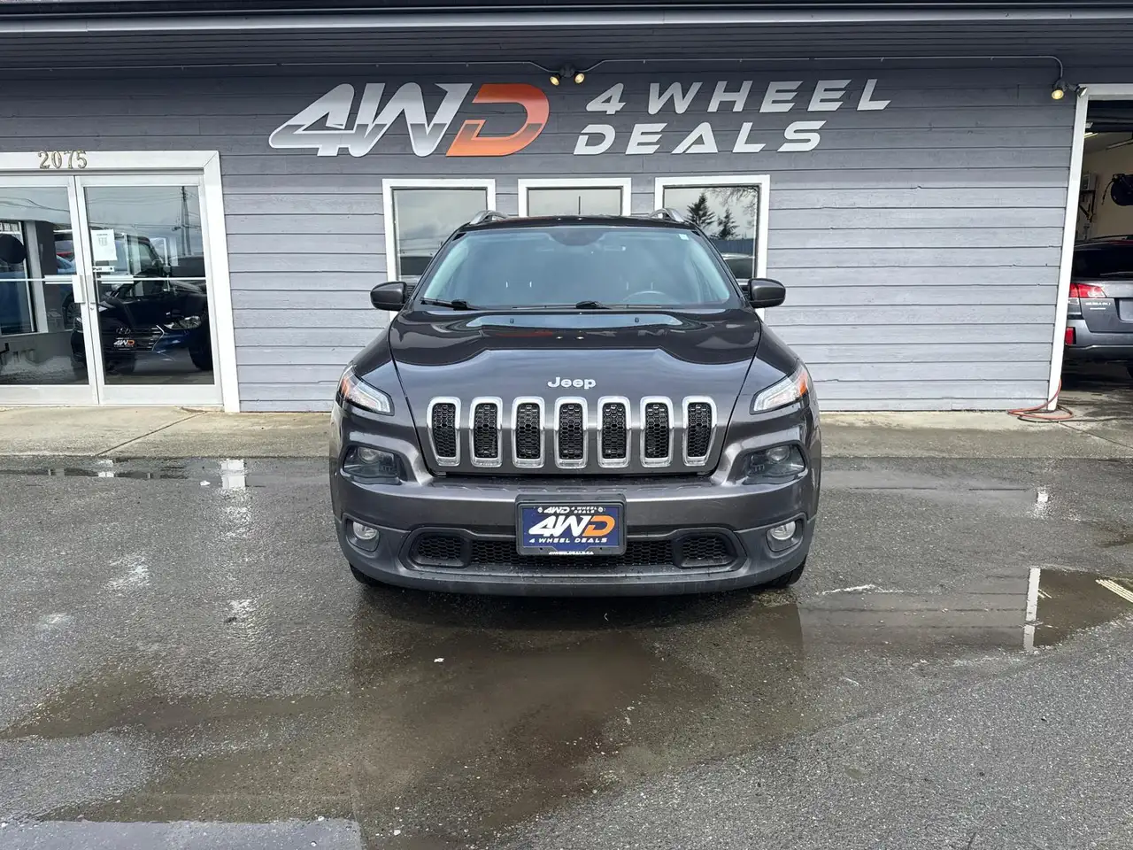 Jeep Cherokee снимка Jeep Cherokee