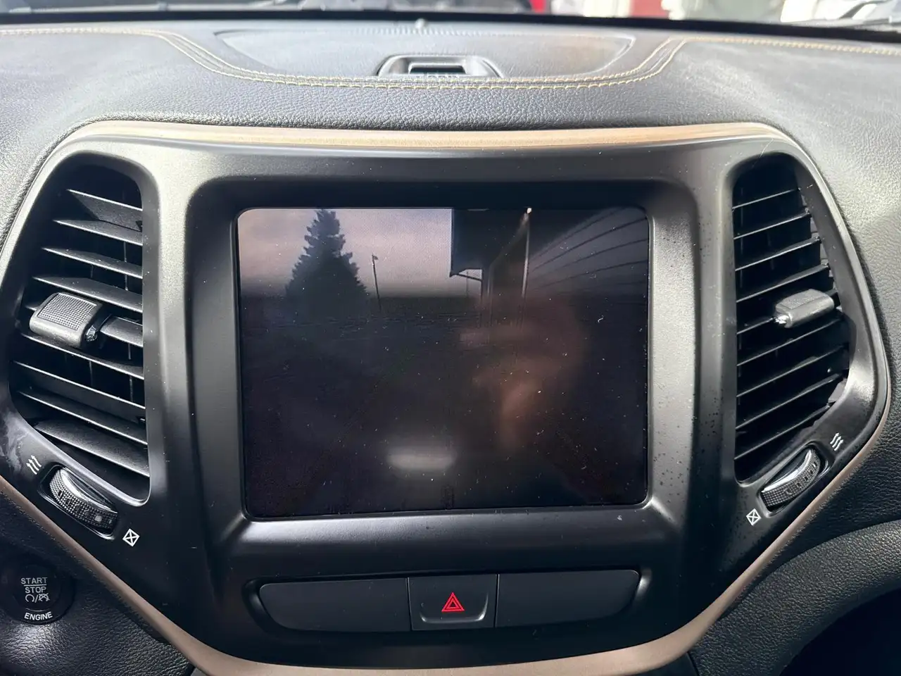 Jeep Cherokee снимка Jeep Cherokee