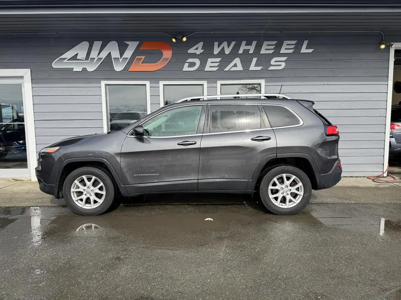 Jeep Cherokee снимка Jeep Cherokee