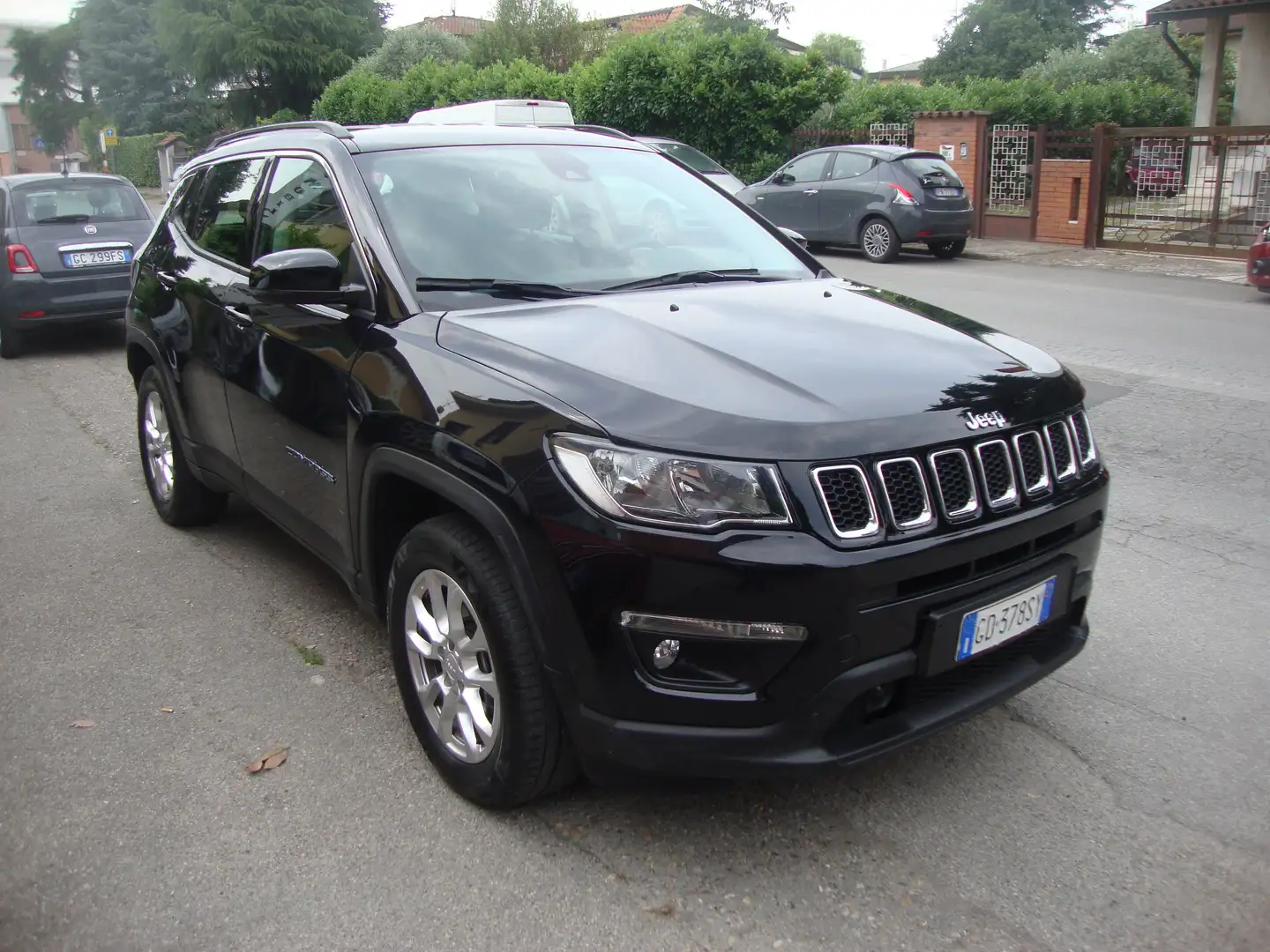 Jeep Compass 1.3 t4 phev 4xe at6 Hybrid euro 6 d-temp Zwart - 2
