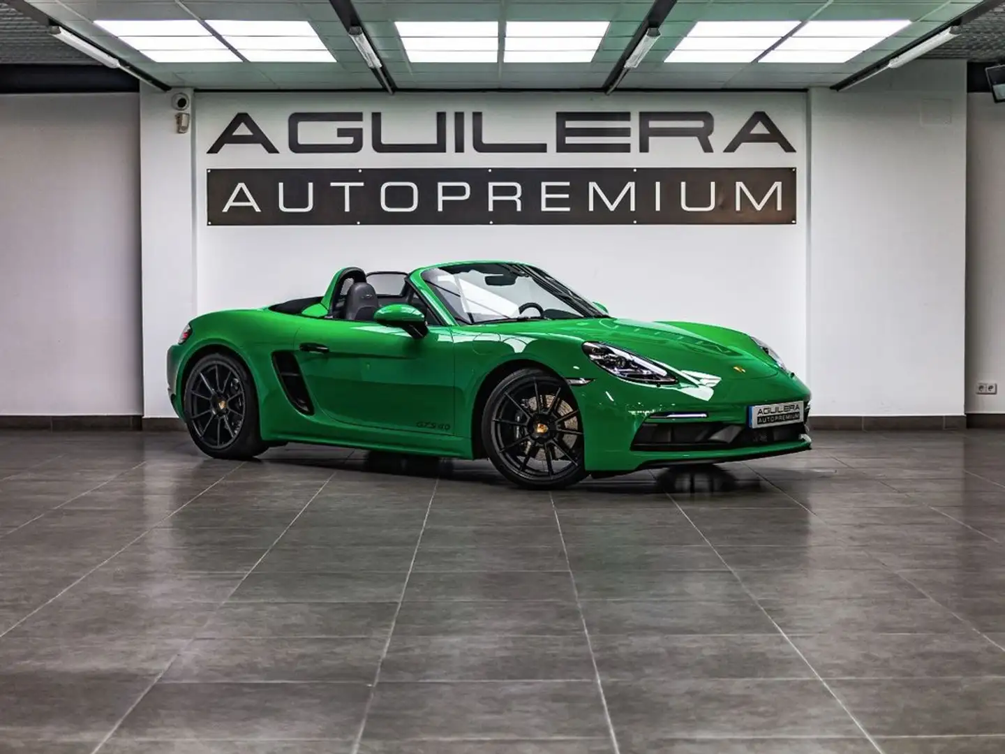 Porsche 918 Boxster GTS 4.0 Vert - 1