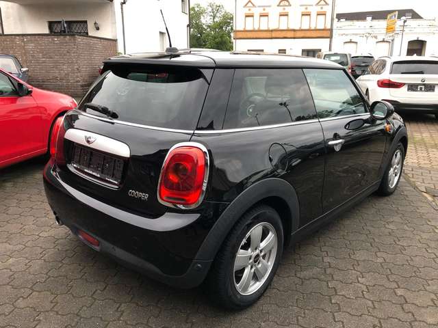 MINI Cooper 1.5 Colorline Sport Lenkrad 100KW(136 PS)