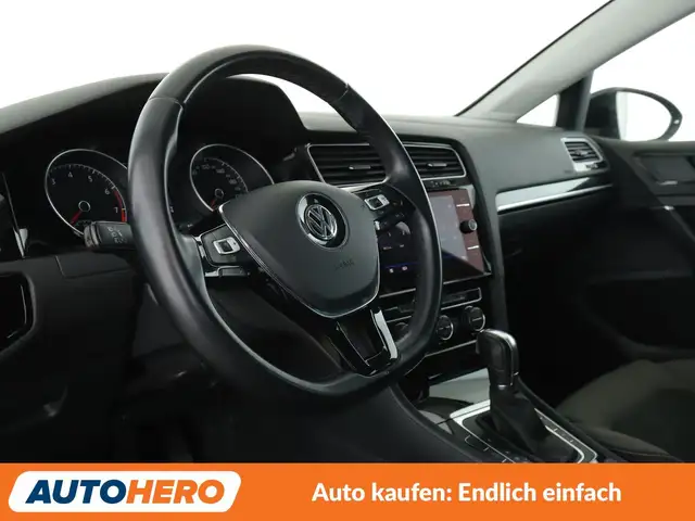 Volkswagen Golf view 11