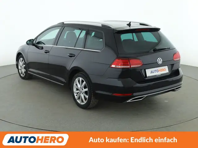 Volkswagen Golf view 4