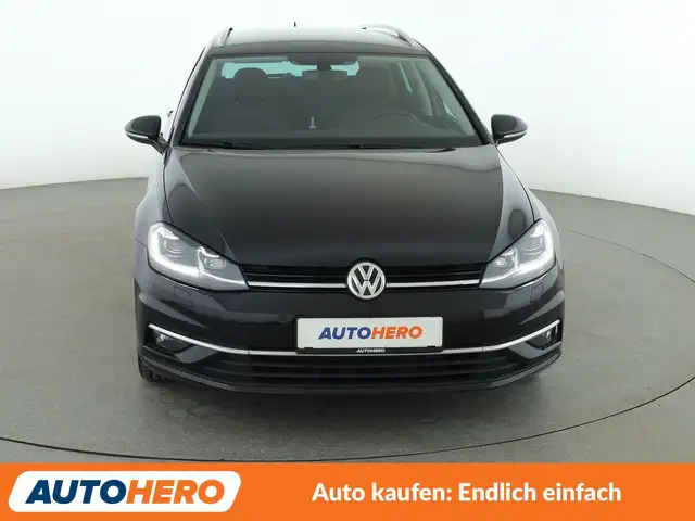 Volkswagen Golf view 9