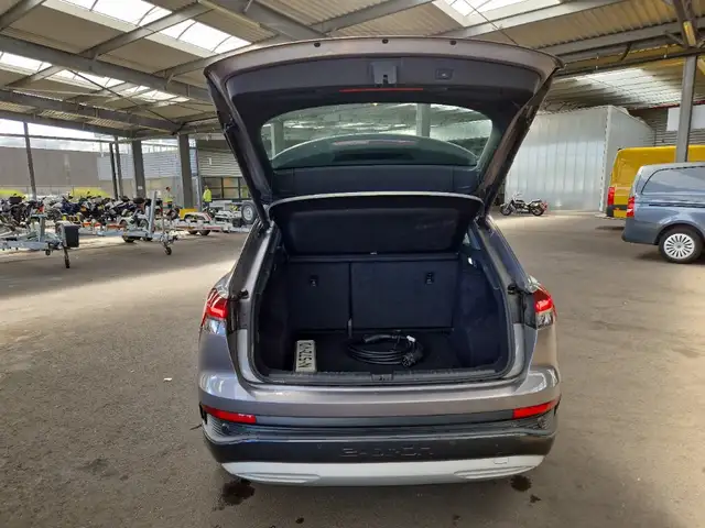 Audi Q4 e-tron view 12