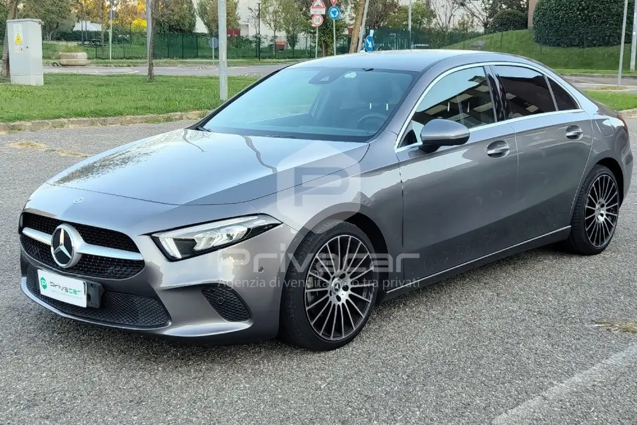 Mercedes-Benz A 200