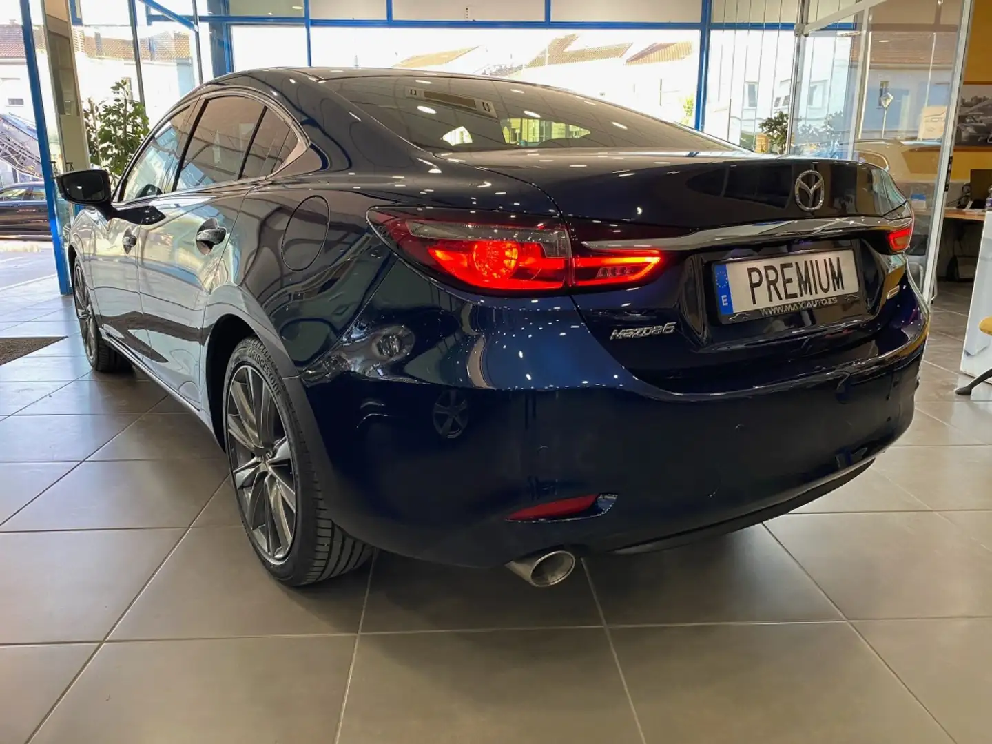Mazda 6 2.2 Skyactiv-D Signature Sky Aut. 135kW Bleu - 2